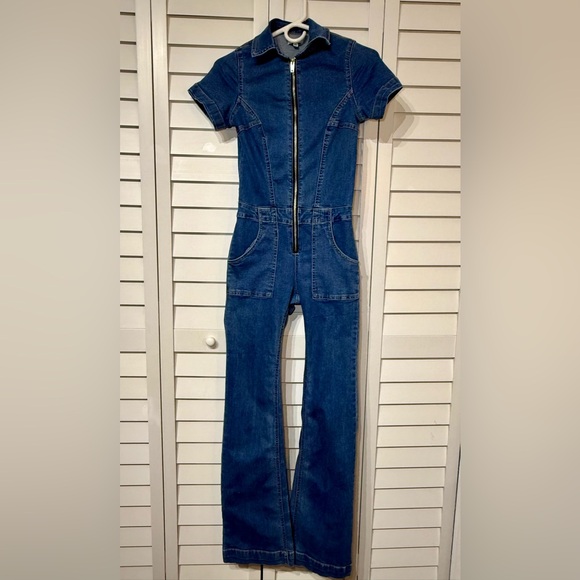 Fashion Nova Denim Jumpsuit XS Zip Front Short Sleeve One Piece - Picture 8 of 9